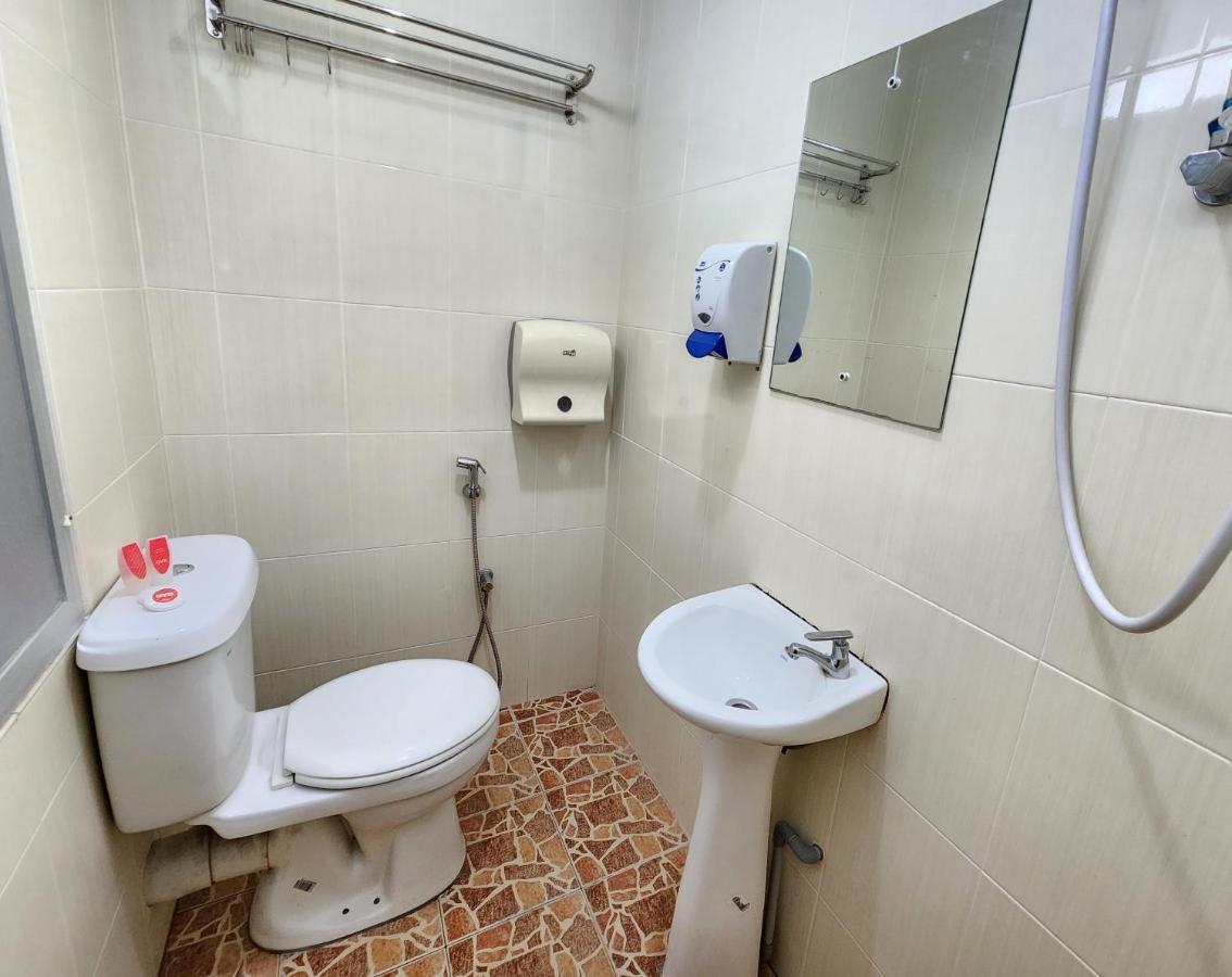 Oyo 90743 Hotel Ban Cheong Kangar Eksteriør bilde